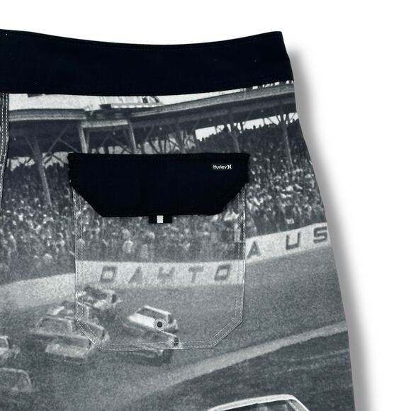 Hurley Nascar Phantom Eco Daytona Finishline 18" Swim Trunks Boardshorts Sz 38 - Picture 5 of 7